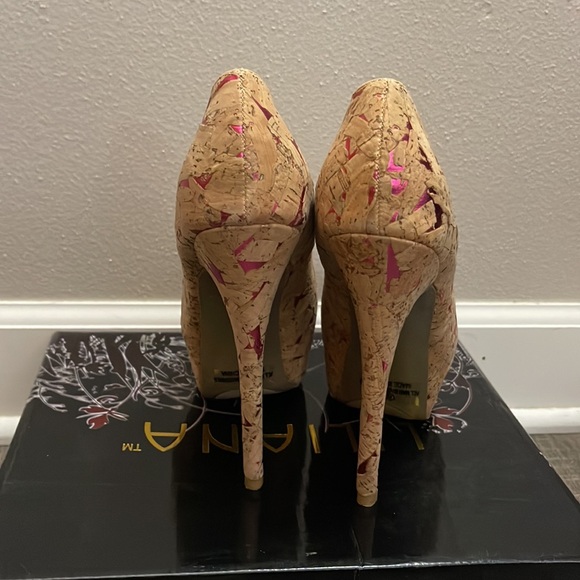 Platform Heels - Picture 4 of 7